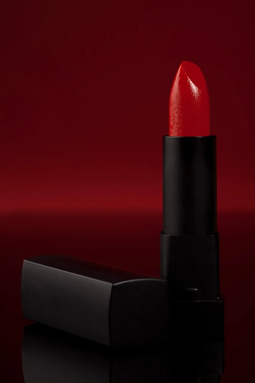 CEYGLOW banner showing professional makeup palettes, powder, or foundation.