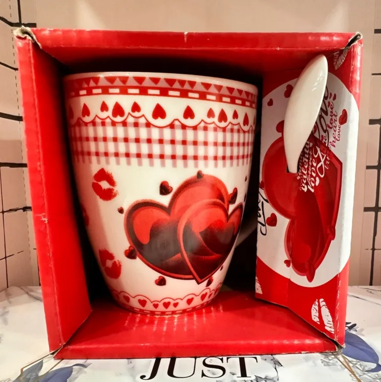 Love heart mug gift set with ceramic cup and matching spoon