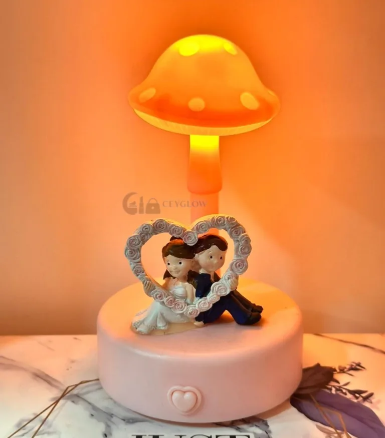 romantic-couple-mushroom-lamp-valentine-night-light2